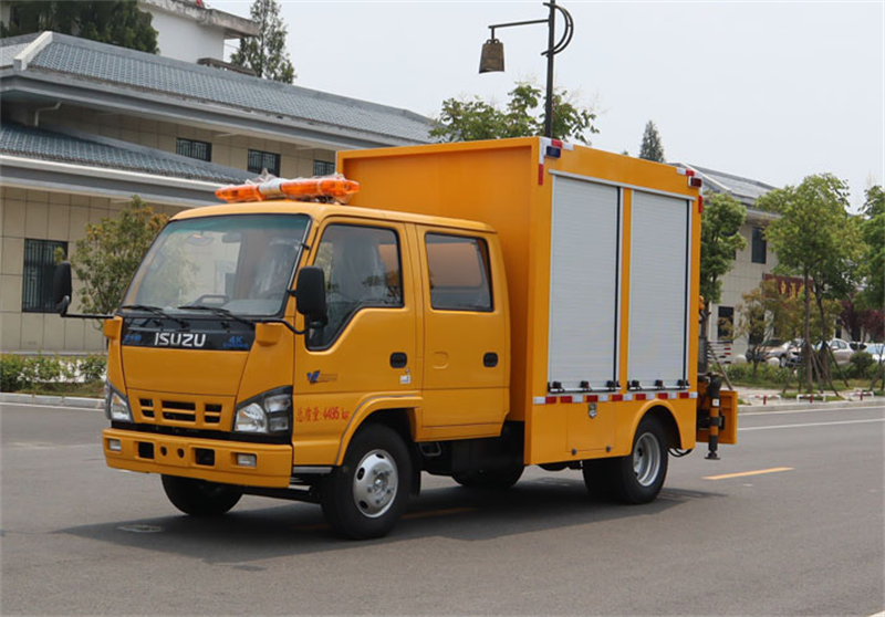 五十鈴尾部帶吊款救險(xiǎn)車(chē) 多功能搶險(xiǎn)救援的得力助手